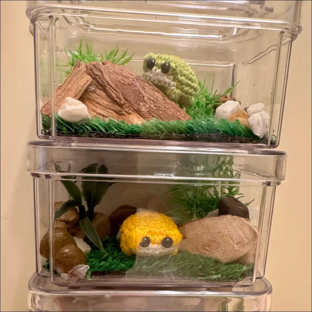Aquariums and terrariums toys