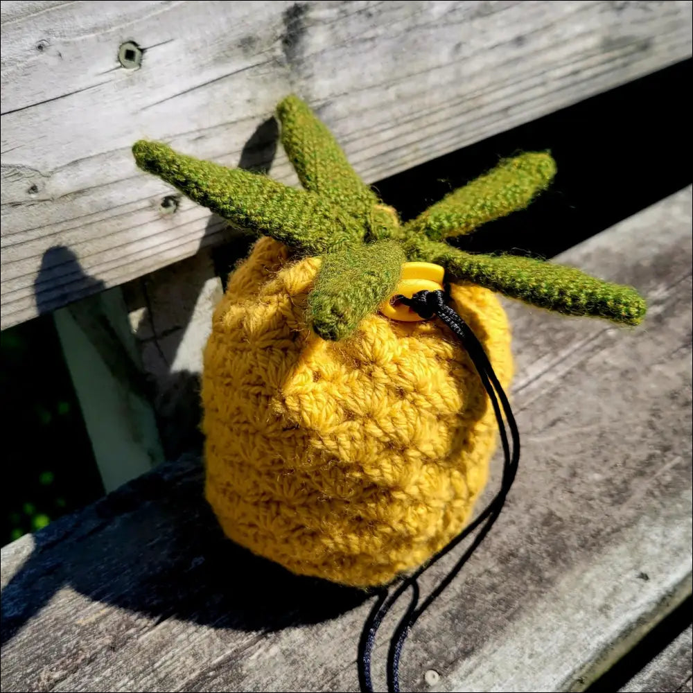 Pineapple clutch bag