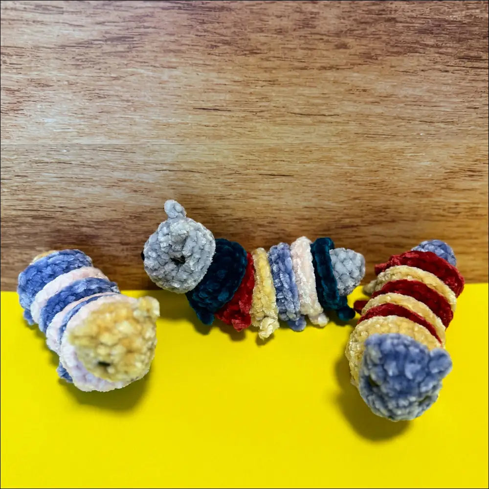 Bendy caterpillar insects