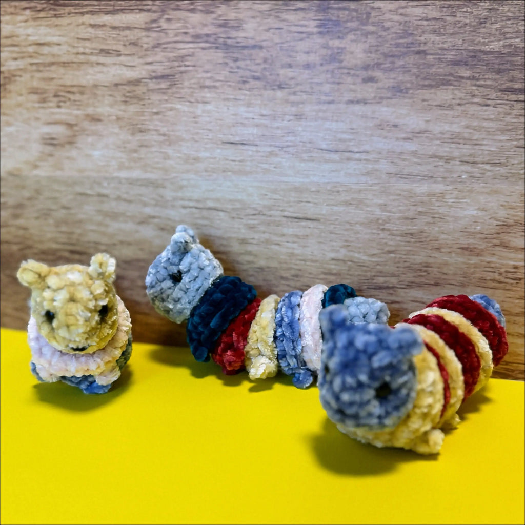 Bendy caterpillar dr2 insects