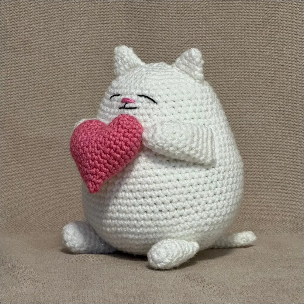 Fat cat with love plush