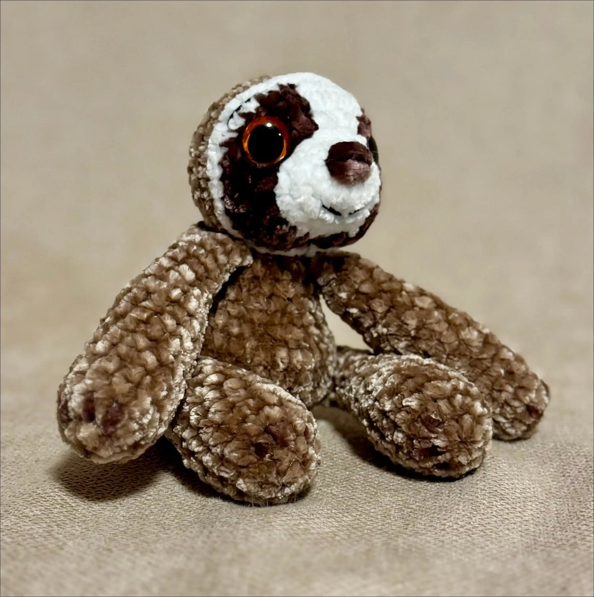 Little sloth forest animals