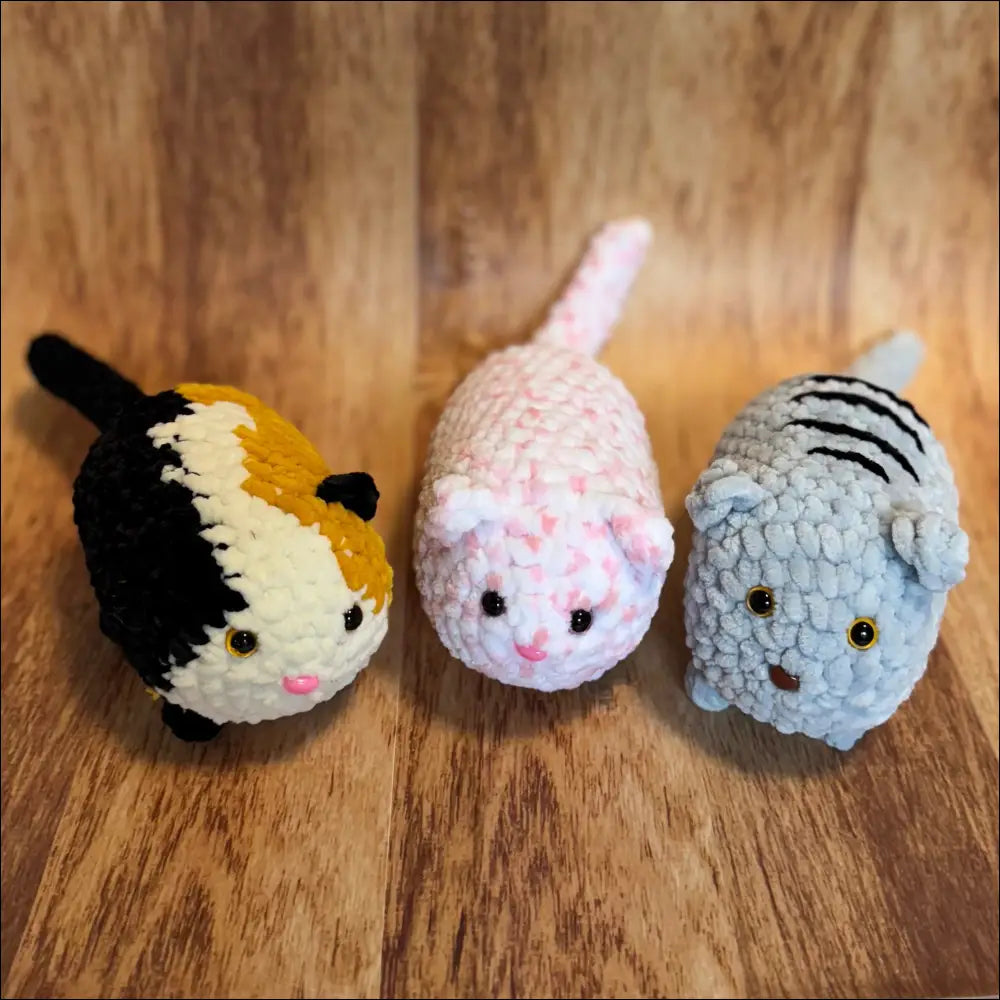 Plump kitties plush